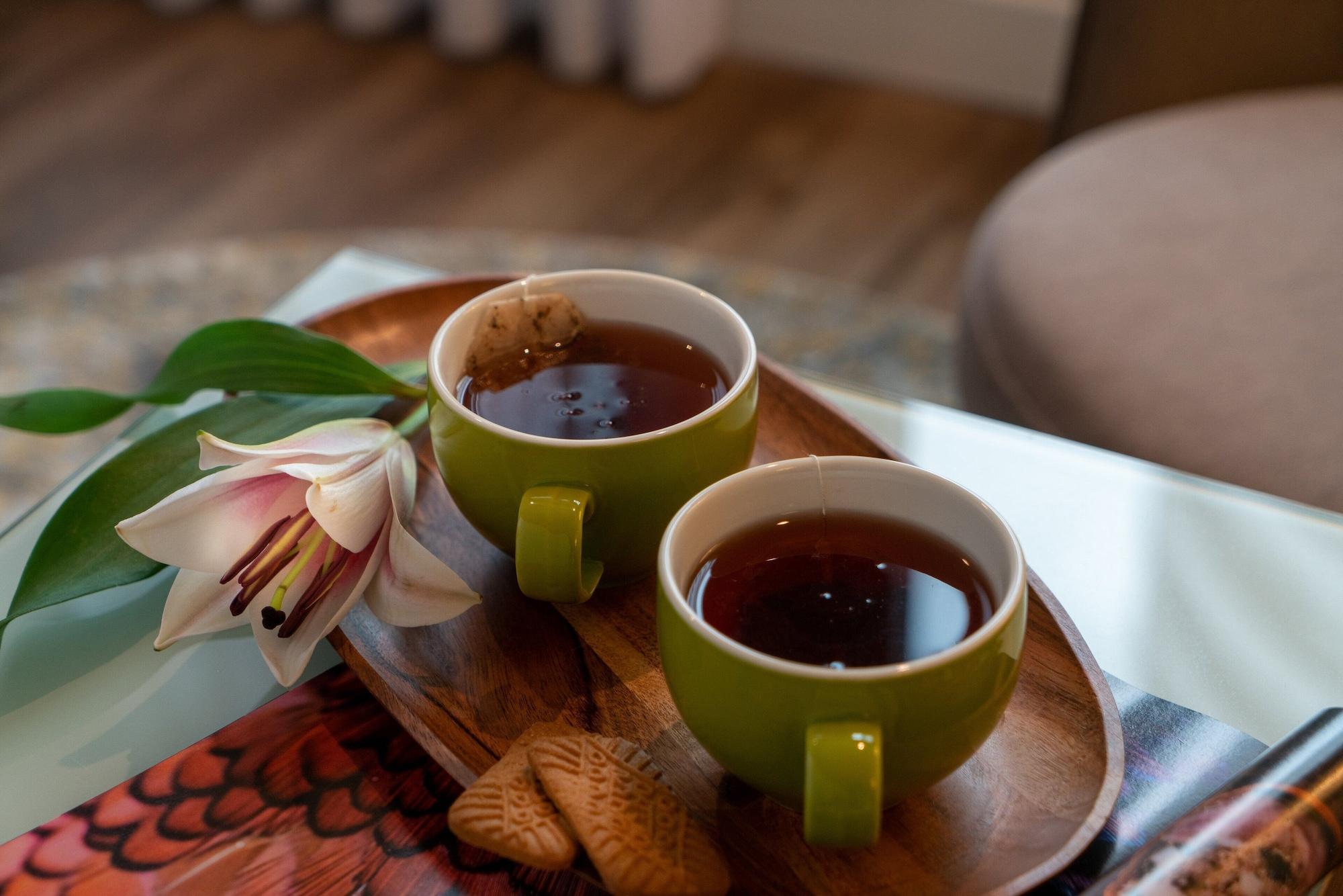 Leonardo City Tower Hotel Tel Aviv Giv'atayim Zewnętrze zdjęcie Two cups of tea