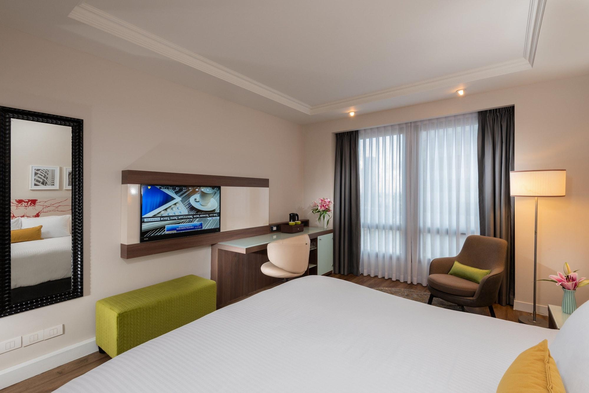 Leonardo City Tower Hotel Tel Aviv Giv'atayim Zewnętrze zdjęcie A room at the hotel