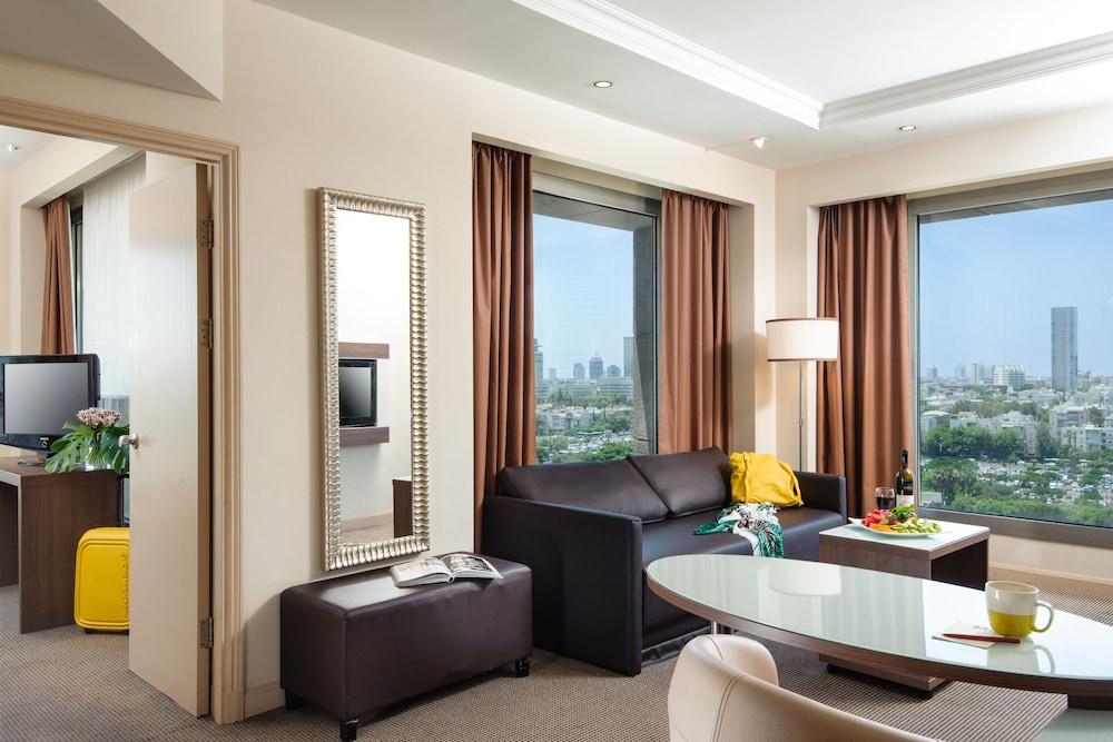 Leonardo City Tower Hotel Tel Aviv Giv'atayim Zewnętrze zdjęcie A suite at the Hilton Tel Aviv