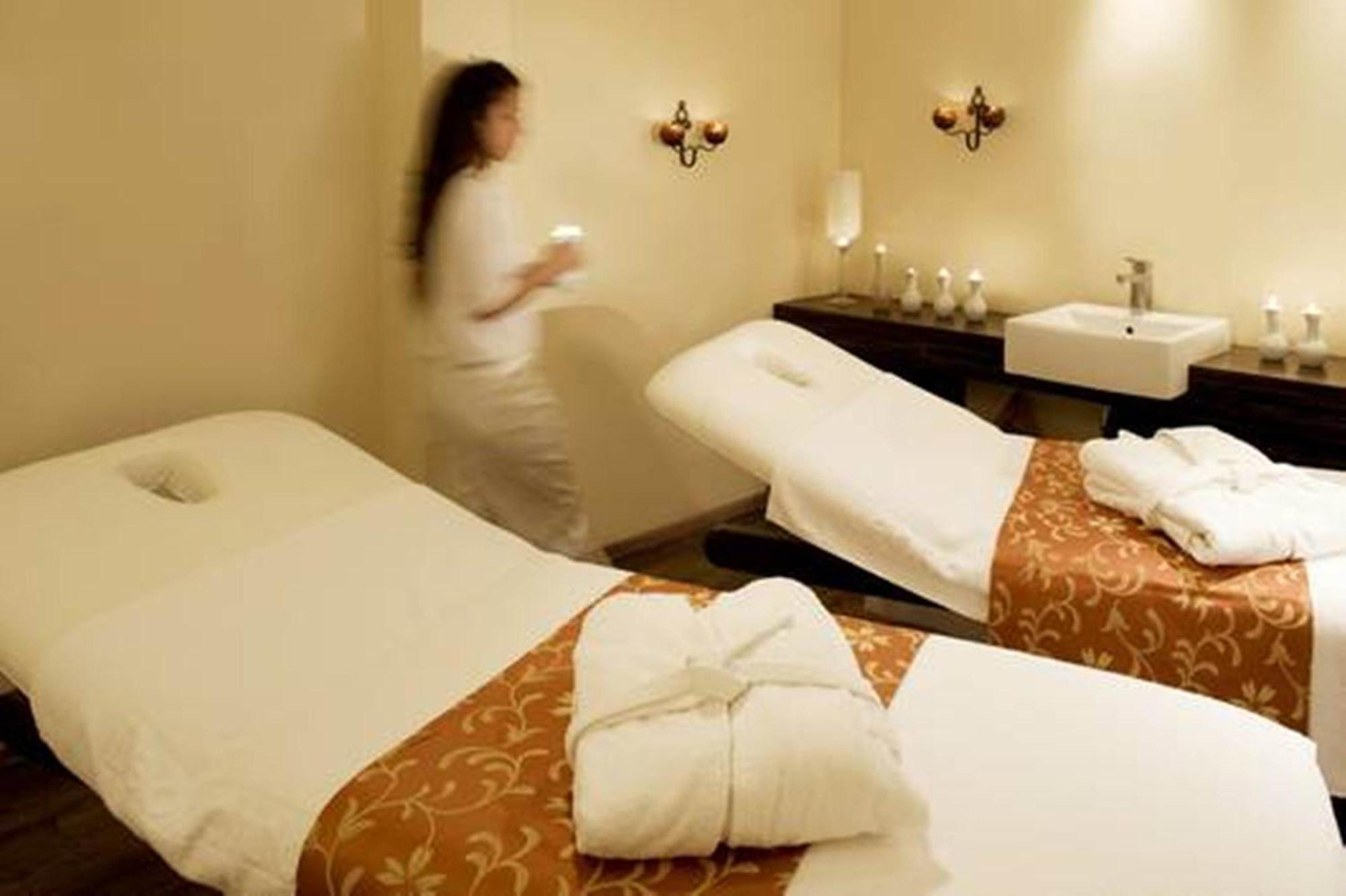 Leonardo City Tower Hotel Tel Aviv Giv'atayim Zewnętrze zdjęcie A spa treatment room