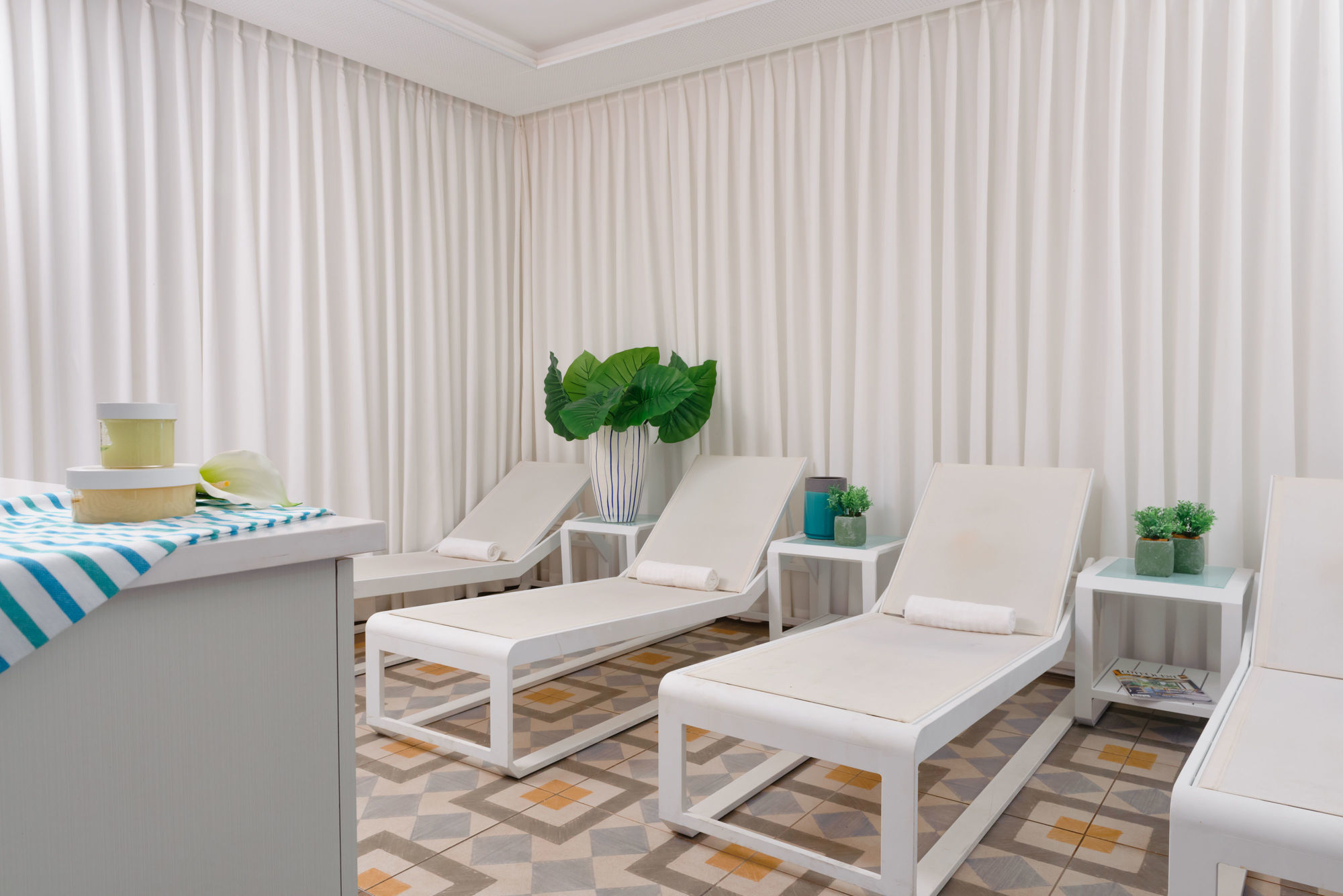 Leonardo City Tower Hotel Tel Aviv Giv'atayim Zewnętrze zdjęcie Spa at The Ivy Hotel