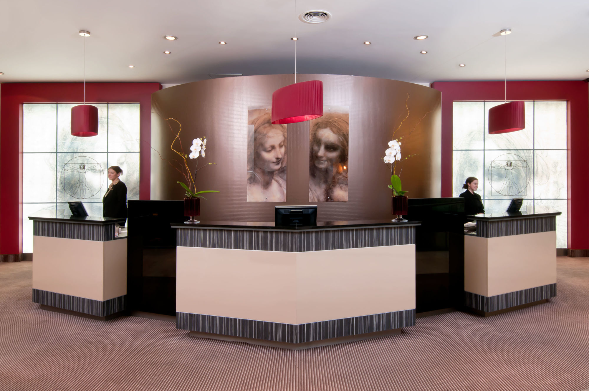 Leonardo City Tower Hotel Tel Aviv Giv'atayim Zewnętrze zdjęcie Reception desk at the Radisson Blu Hamburg